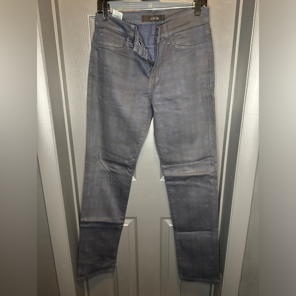 Joe’s jeans men’s size 31/32.  They are a plaid print on the blue denim.​​​​